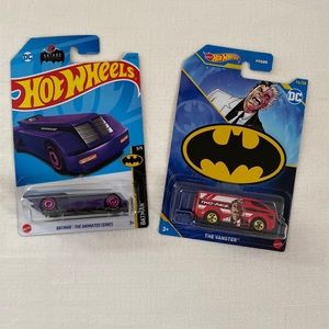 Hot Wheels Batman set includes Batman Hot Wheels & Two-Face Hot Wheels NEW